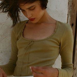 ⚡️NWT⚡️ Dôen Romy Tee in Bay Leaf, size M